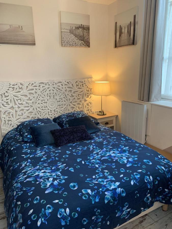 Lyon Home's 3*